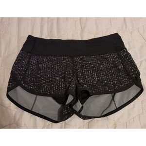 Lululemon Women's Speed Short Mini Splatter White Black / Black‎ Size 4 Stretch